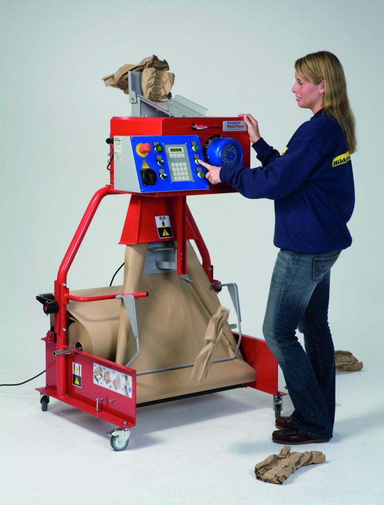 Seite-56-PackTiger-IMG_1095-2407-ohne-Papier-am-Kabel-e1426060018993